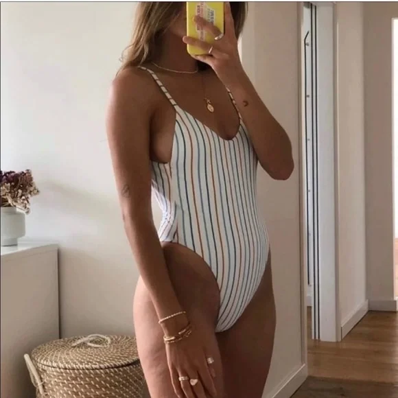 🇺🇸 Vitamin A Palm Springs Stripe Yasmeen One Piece Swimsuit - Picture 2 of 7